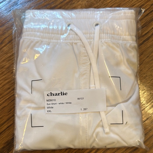 Charlie White Sun Shorts XXL NWT